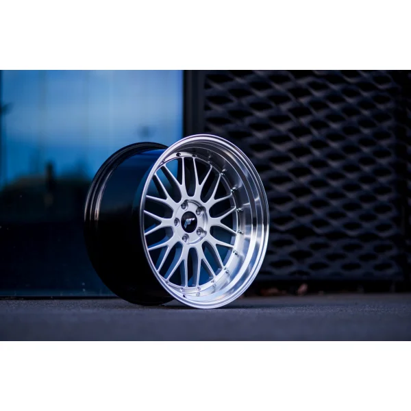 JR Wheels JR23 18x8,5 ET25 5x120 Hyper Silver w/Machined Lip