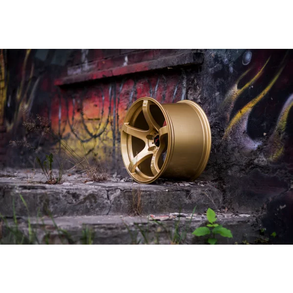 JR Wheels JR32 18x8,5 ET20-38 5H BLANK Gold