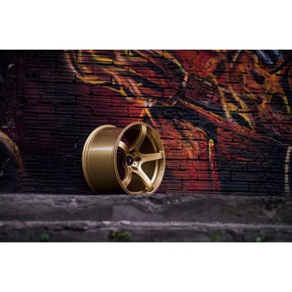 JR Wheels JR32 18x8,5 ET20-38 5H BLANK Gold
