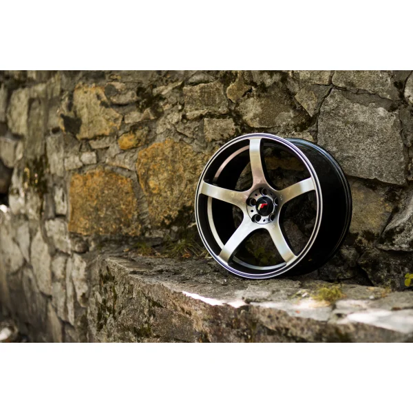 JR Wheels JR32 18x8,5 ET38 5x100 Hyper Black