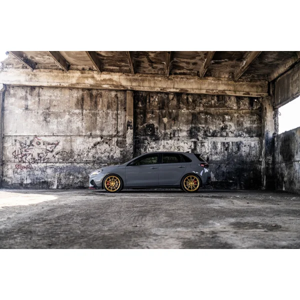 JR Wheels SL04 18x8 ET20-35 5H BLANK Gold