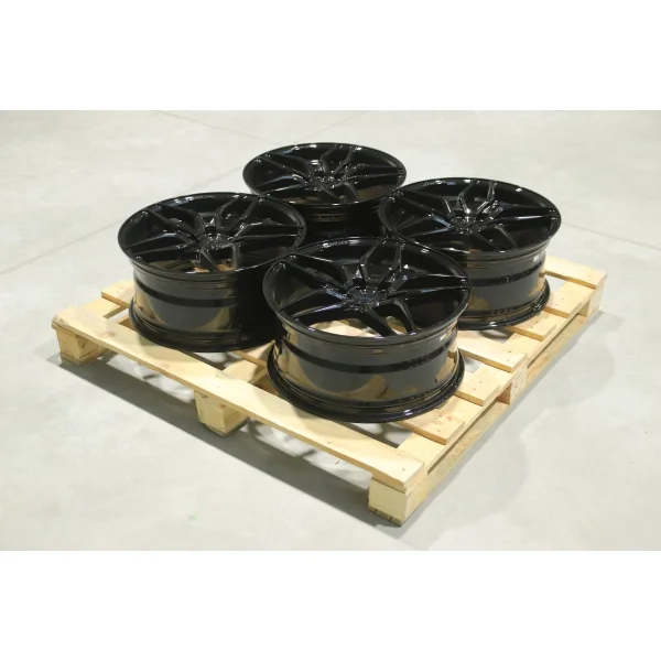 Set of CVR3 19x8,5 ET35 5x114,3 Platinum Black