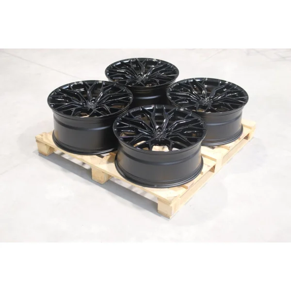 Set of CVR1 22x9,5 ET35 + 22x10,5 ET38 5x112 Gloss Black
